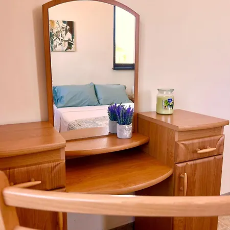 Velika Garden 1 Bedroom Apartment, Lozenec